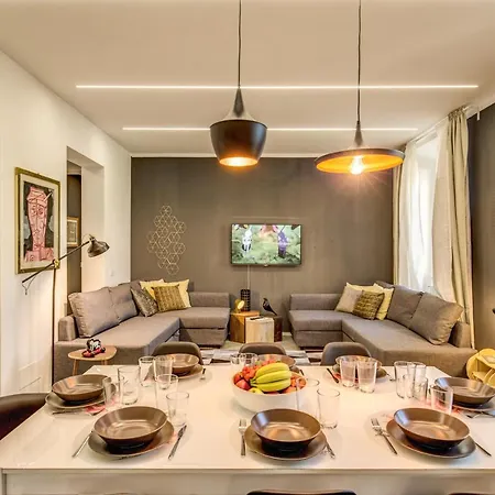 The Great Opera דירה *